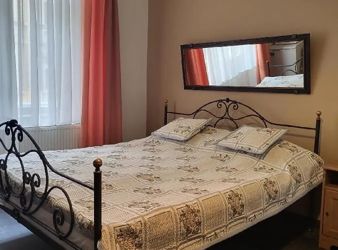 Апартаменты Sunflower And Прага