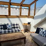 Appartement Sunflower And Praag
